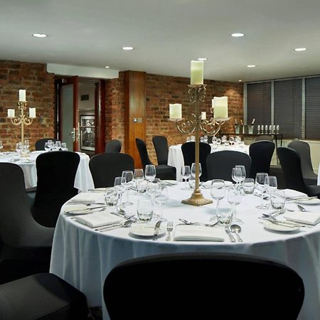 Manchester Marriott Victoria & Albert Hotel Екстер'єр фото